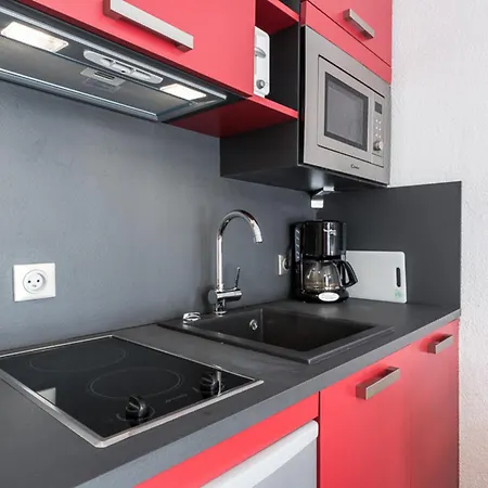 Nouvelles Residences - Expose Est Mae-7554 *